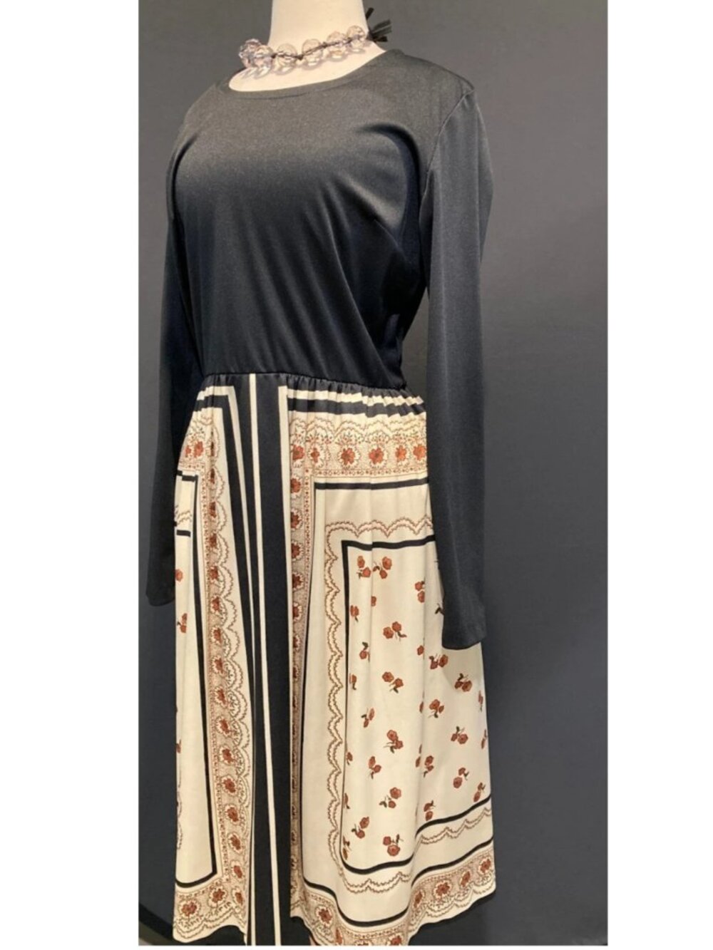 Vintage 1970s Boho Midi Dress Midi Black Cream Colored Print M/L